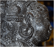 G�tter Statuen