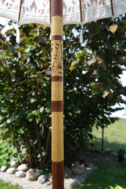 Bali Sonnenschirm mit Herzchen